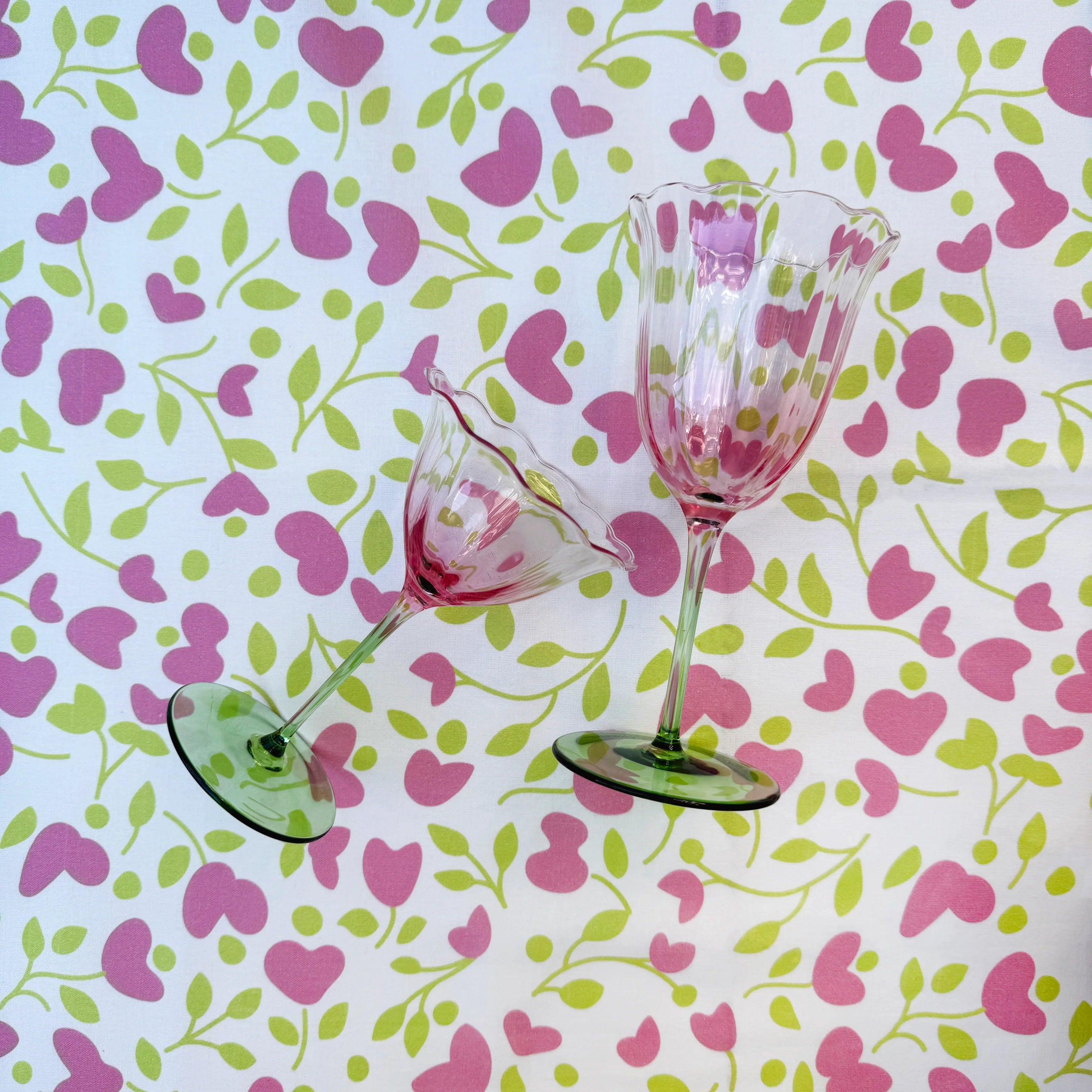 Lily Pink and Green Wine Glass (Set of 4)